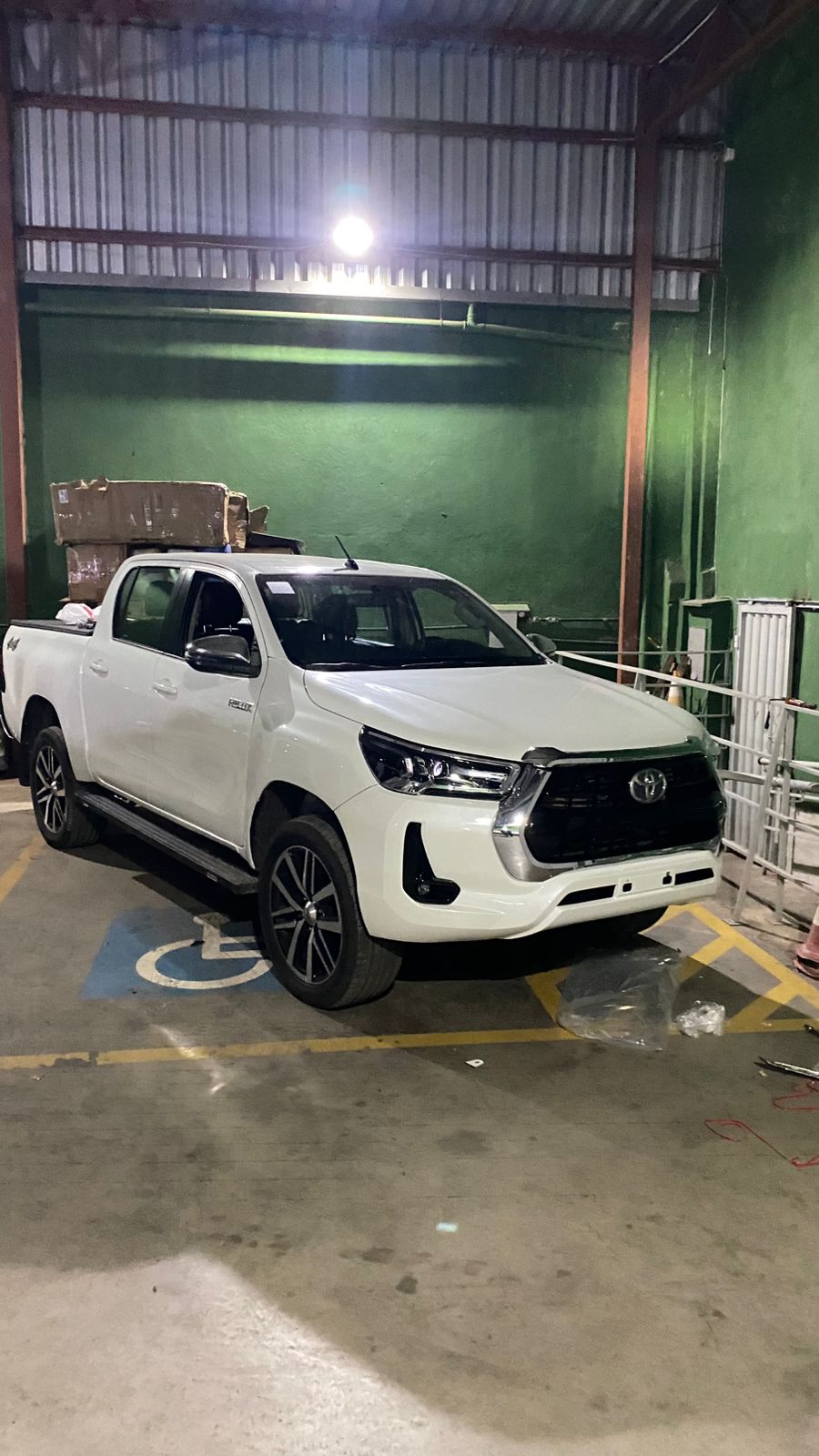 Hilux após a instalação do kit